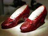В штате Миннесота из музея похищены туфли рубинового цвета, в которых Джуди Гарланд играла в фильме 1939 года "Волшебник из страны Оз"