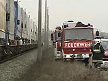 В Австрии воры, укравшие сейф, пустили под откос пассажирский поезд. Они украли 15-килограммовый сейф с деньгами, но не смогли его открыть, поэтому решили положить сейф на железнодорожные пути, надеясь, что поезд разобьет его