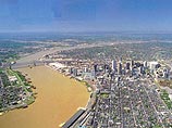 Город и порт Новый Орлеан в штате Луизиана до наводнения населяли (с пригородами) около полутора миллионов человек