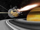 Одно из наиболее удивительных изменений состоит в том, что некоторые части самого внутреннего кольца Сатурна (так называемое кольцо D) потеряли яркость с тех пор как аппарат Voyager пролетал мимо планеты в 1981 году, а одна из частей кольца D сместился на