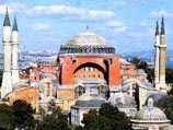 Турецкие власти опровергли предположения, высказанные на страницах газеты "Radikal", о том, что глава Ватикана выразил желание помолиться в мечети Айя-София в Стамбуле - бывшем храме Святой Софии в Константинополе
