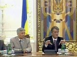 Тимошенко также отметила, что с президентом Украины Виктором Ющенко она пойдет совершенно разными дорогами, хотя и "никогда не будет работать против президента"