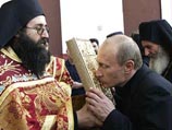Посещению Владимиром Путиным русского монастыря греческие СМИ уделили повышенное внимание, назвав его "основным пунктом" программы визита российского президента