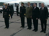 Президента встречали члены госкомиссии и руководство Мурманской области