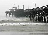Ураган Ophelia достиг побережья США, сообщили РИА "Новости" в Центре по прогнозированию ураганов Национальной гидрометеорологической службы США