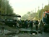 Представитель полиции сообщил, что смертник протаранил грузовик, в котором ехали полицейские. Это произошло в южном районе Багдада