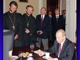 Путин возрождает в глазах православных на Западе образ "государя – покровителя православия" Путин возрождает в глазах православных на Западе образ "государя – покровителя православия"