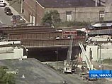 По уточненным данным, в результате схода с рельсов пригородного поезда близ Чикаго погибли два человека