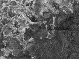 На радиолокационных снимках, сделанных аппаратом Cassini, который 7 сентября в восьмой раз близко подошел к спутнику, вполне отчетливо можно различить береговую линию и идущие к ней извилистые каналы, сообщает New Scientist На радиолокационных снимках, сделанных аппаратом Cassini, который 7 сентября в восьмой раз близко подошел к спутнику, вполне отчетливо можно различить береговую линию и идущие к ней извилистые каналы, сообщает New Scientist