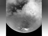 Существование на Титане, этом втором по размеру спутнике в солнечной системе, морей из жидкого метана, возможно, смешанного с другими углеводородами, предполагалось давно