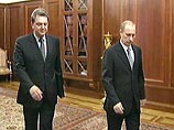 Президент России Владимир Путин на встрече с главой Минпромэнерго РФ Виктором Христенко заявил: "Нужно побуждать нефтяные компании к разработке, к работе в этой сфере, к тому, чтобы они вкладывали необходимые средства (в разработку новых месторождений)" Президент России Владимир Путин на встрече с главой Минпромэнерго РФ Виктором Христенко заявил: "Нужно побуждать нефтяные компании к разработке, к работе в этой сфере, к тому, чтобы они вкладывали необходимые средства (в разработку новых месторождений)"