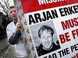 В момент его освобождения правительство Голландии заявило, что не платило за безопасность Эркеля. Его работодатель, организация "Врачи без границ", выступил с аналогичными отрицаниями