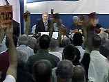 Шарон должен был произнести ответную речь после выступления его оппонента по партии, Беньямина Нетаньяху, который обрушился с резкой критикой на план Шарона по одностороннему отмежеванию от палестинцев