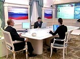 Президент РФ Владимир Путин во вторник в 12:00 начнет отвечать на вопросы россиян в прямом теле-и радиоэфире