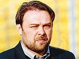 Неизвестные избили наставника "Анжи" прямо у тренерской скамейки Неизвестные избили наставника "Анжи" прямо у тренерской скамейки