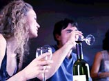 Как установили исследователи, именно у представительниц прекрасного пола в пьяном виде появляется повышенный риск несчастного случая, ареста и незапланированного секса, также женщины чаще мужчин ввязываются в драку