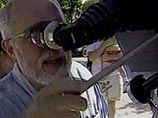 Министерство здравоохранения Испании настоятельно рекомендует всем наблюдать за затмением только через специальные одноразовые очки, напоминающие стекло в защитных щитках для сварки, так как в ином случае можно серьезно повредить зрение и даже ослепнуть Министерство здравоохранения Испании настоятельно рекомендует всем наблюдать за затмением только через специальные одноразовые очки, напоминающие стекло в защитных щитках для сварки, так как в ином случае можно серьезно повредить зрение и даже ослепнуть