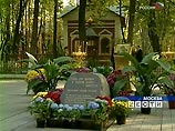 В Москве в понедельник днем прошла тожественная церемония перезахоронения праха генерала Антона Деникина и философа Ивана Ильина, а также их супруг