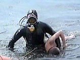 В Краснодарском крае волной смыло с пляжа в море пять человек В Краснодарском крае волной смыло с пляжа в море пять человек