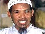Схваченный и осужденный вдохновитель взрыва в ночном клубе Бали в 2002 году Муклас Имрон не раз хвастал своей дружбой с Усамой бен Ладеном. Однако он яростно отрицал любую причастность "Аль-Каиды" к этим террористическим атакам