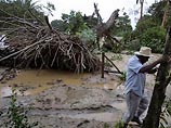 Число жертв наводнений, оползней и ливневых дождей, вызванных тропическим ураганом "Стан", в Центральной Америке возросло до 69 человек. Больше всего пострадал Сальвадор, где погибли 49 человек