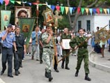 Озлобленные люди с хоругвями, иконами и лозунгами "ведическая культура – культура Гитлера", "Очистим Анапу от нечисти" требовали, чтобы отдыхающие в этом санатории верующие покинули их город Озлобленные люди с хоругвями, иконами и лозунгами "ведическая культура – культура Гитлера", "Очистим Анапу от нечисти" требовали, чтобы отдыхающие в этом санатории верующие покинули их город