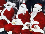 Накануне, за 82 дня до Рождества, около 30 заслуженных Санта-Клаусов встретились с целью обсудить, как вернуть свой имидж. Слет проходит вдали от посторонних глаз в Alton Tower, парке развлечений Стаффордшира