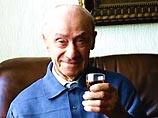 Столетний водитель купил страховку со скидкой за 80 лет безаварийного вождения Столетний водитель купил страховку со скидкой за 80 лет безаварийного вождения