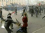 "Мы уже заключили контракт с израильской стороной на закупку водометных машин, которые в ближайшее время будут использоваться для ликвидации несанкционированных митингов и массовых уличных беспорядков" "Мы уже заключили контракт с израильской стороной на закупку водометных машин, которые в ближайшее время будут использоваться для ликвидации несанкционированных митингов и массовых уличных беспорядков"