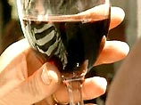 За 15 секунд он может превратить самое дешевое вино в дивный напиток, в котором фруктовый аромат усилен, а резкость вкуса сглажена, продолжает британское издание