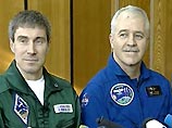 При возвращении на Землю космонавтов Сергея Крикалева, Джона Филлипса и Грегори Олсена на борту спускаемого аппарата были проблемы с герметичностью