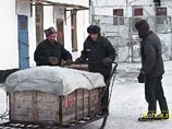 Платон Лебедев находится на карантине в колонии поселка Харп на границе тундры и Северного Урала (ФОТОРЕПОРТАЖ) Платон Лебедев находится на карантине в колонии поселка Харп на границе тундры и Северного Урала (ФОТОРЕПОРТАЖ)