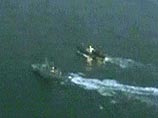 Пересадка инспекторов на судно береговой охраны "Тромсе" возможна лишь при условии, что военные корабли во избежание новых провокаций отойдут от "Электрона" на пятнадцать миль