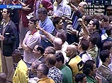 Нефть дешевеет на фоне роста запасов топлива в США Нефть дешевеет на фоне роста запасов топлива в США
