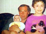 Архивное фото Виталия Калоева с детьми