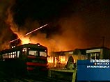 Борьба с огнем осложнялась тем, что пожар распространялся в сторону электроконтактной сети железной дороги