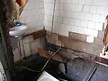 В Сургуте жительница ветхого дома во время купания провалилась в подвал вместе с ванной В Сургуте жительница ветхого дома во время купания провалилась в подвал вместе с ванной