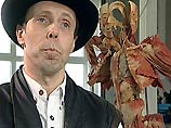 В Саратове прошла выставка "Пластинаты человеческого тела", на которой были представлены трупы, мумифицированные по методике скандально известного Гюнтера фон Хагенса по прозвищу "Доктор Смерть"
