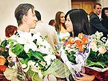 Свидетелями бракосочетания были сын спикера Госдумы РФ Бориса Грызлова, Дмитрий, и участница "Дома-2", Зинаида Шляк Свидетелями бракосочетания были сын спикера Госдумы РФ Бориса Грызлова, Дмитрий, и участница "Дома-2", Зинаида Шляк