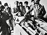 После убийства труп Гевары был похоронен в форме без знаков отличий вместе с тремя другими повстанцами из его группы рядом со взлетной полосой аэропорта в Валлегранде, первом же населенном пункте района сельвы, где он был схвачен