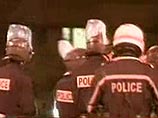 В 15 км от Парижа массовые уличные беспорядки и столкновения с полицией