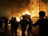 В пригороде Парижа возобновились беспорядки В пригороде Парижа возобновились беспорядки