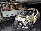 По предварительной информации в этих городах сожжено около 10 автомобилей. Полиции удалось арестовать нескольких погромщиков