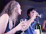 В Италии с этого воскресенья разрешается открыть первые бутылки с молодым вином