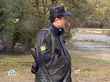 Милиция и спецслужбы окружили село. Там искали боевиков. Это было вызвано недавним нападением на милиционеров Милиция и спецслужбы окружили село. Там искали боевиков. Это было вызвано недавним нападением на милиционеров