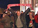 Фанаты ЦСКА отметили чемпионство клуба беспорядками на стадионе