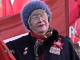 Коммунисты планируют вывести на улицы Москвы десятки тысяч человек Коммунисты планируют вывести на улицы Москвы десятки тысяч человек