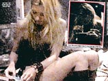 Не далее как в сентябре проблема употребления кокаина вышла на первые полосы газет, когда британский таблоид Daily Mirror опубликовал фотографии фотомодели Кейт Мосс якобы употребляющей кокаин в одной из студий звукозаписи