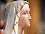 В период со 2 по 5 февраля 1995 года небольшая статуя, изображающая Богородицу, источала кровавые слезы