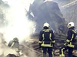 По информации полиции, в ночь на вторник в стране было сожжено 1200 автомобилей, ранены 12 полицейских и подожжена гимназия под Парижем